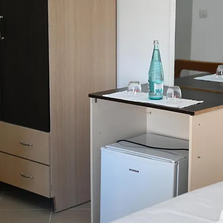 ホテル Oxinn Kryemëdhej