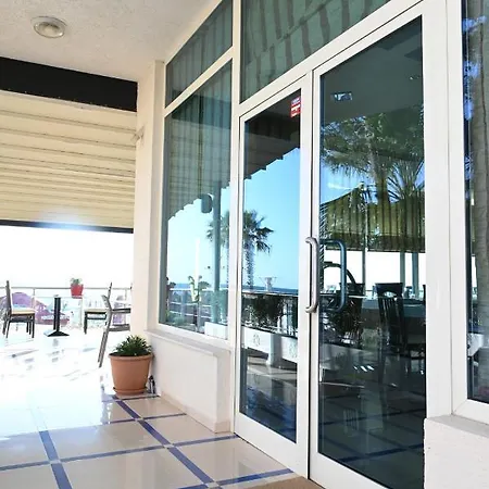 Hotel Oxinn Kryemëdhej