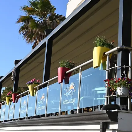 Oxinn Hotel Kryemëdhej