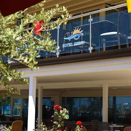 Oxinn ホテル Kryemëdhej