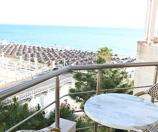 Oxinn Hotel Kryemëdhej